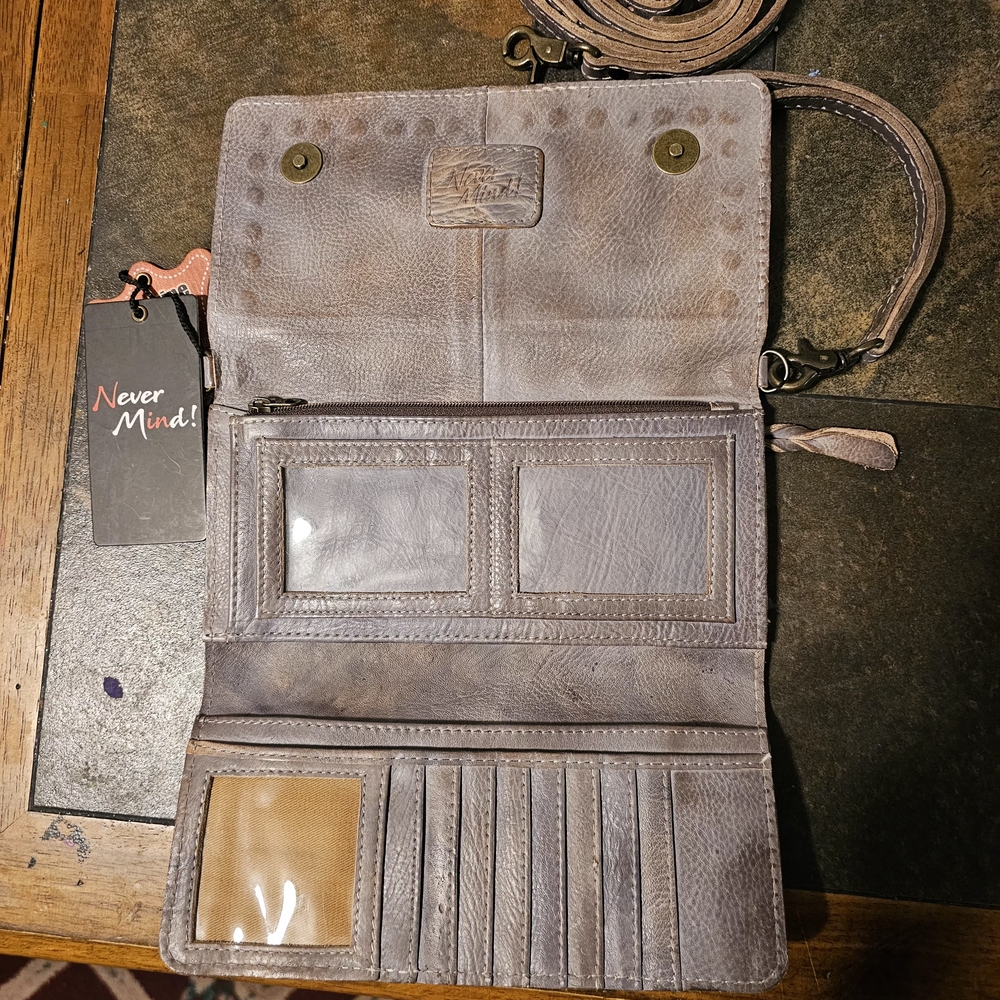 Never Mind! Leather Crossbody/Wristlet Wallet! - Picture 4 of 5